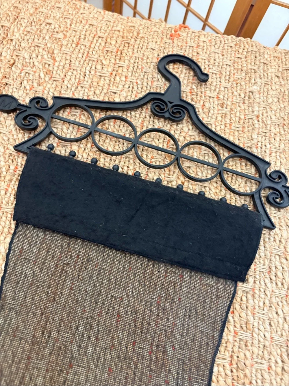 Black Wall-Mount Jewelry Mesh Organizer with Decorative Hook Hang Earrings